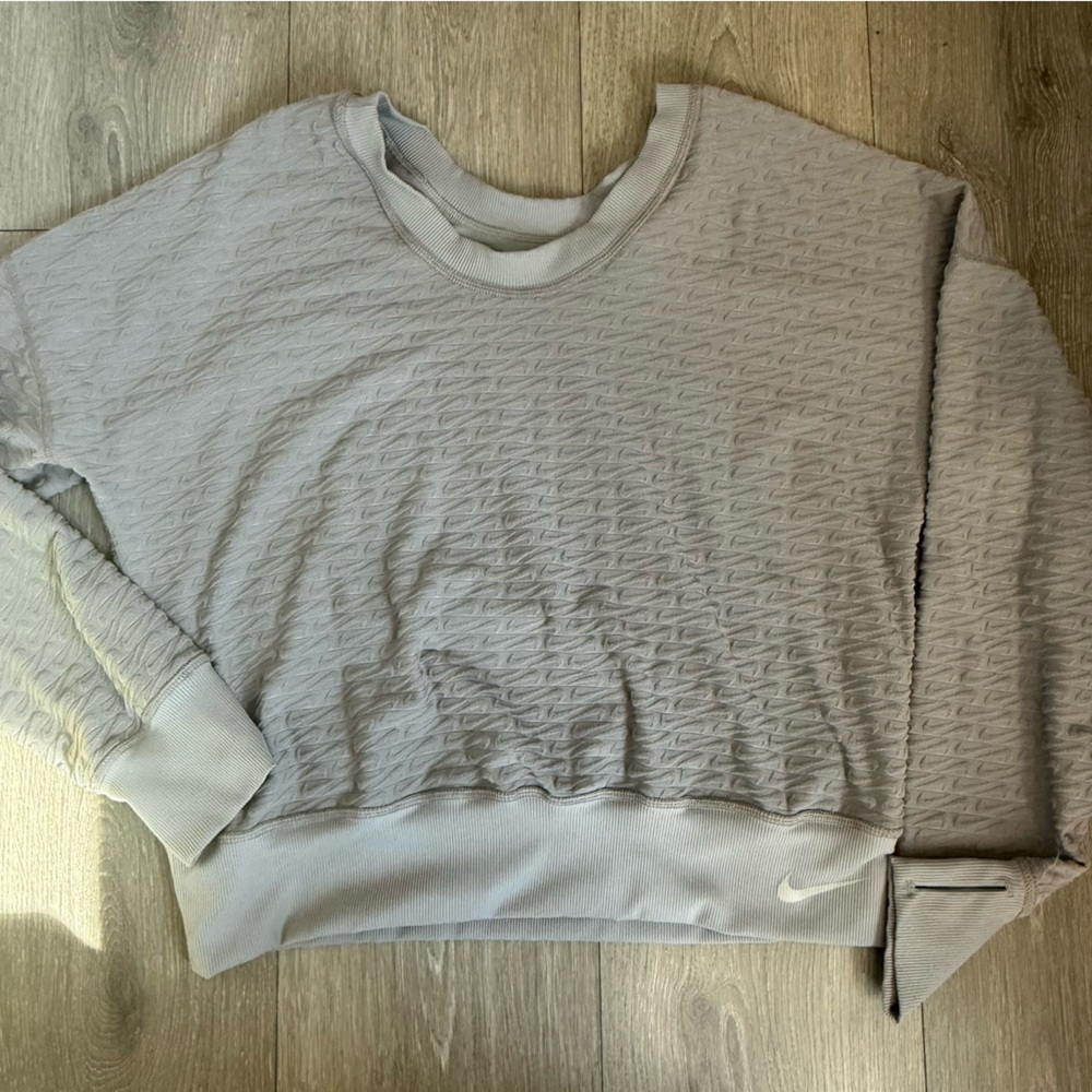 Nike Sportswear Women Embossed Swoosh Oversized Sweatshirt Grey Thumbholes‎